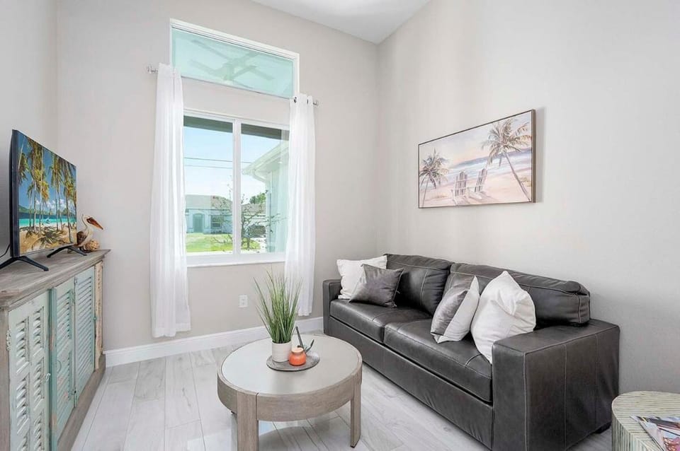 Fancy Flamingo Luxury Brand new Vacation Home Villa in Cape Coral