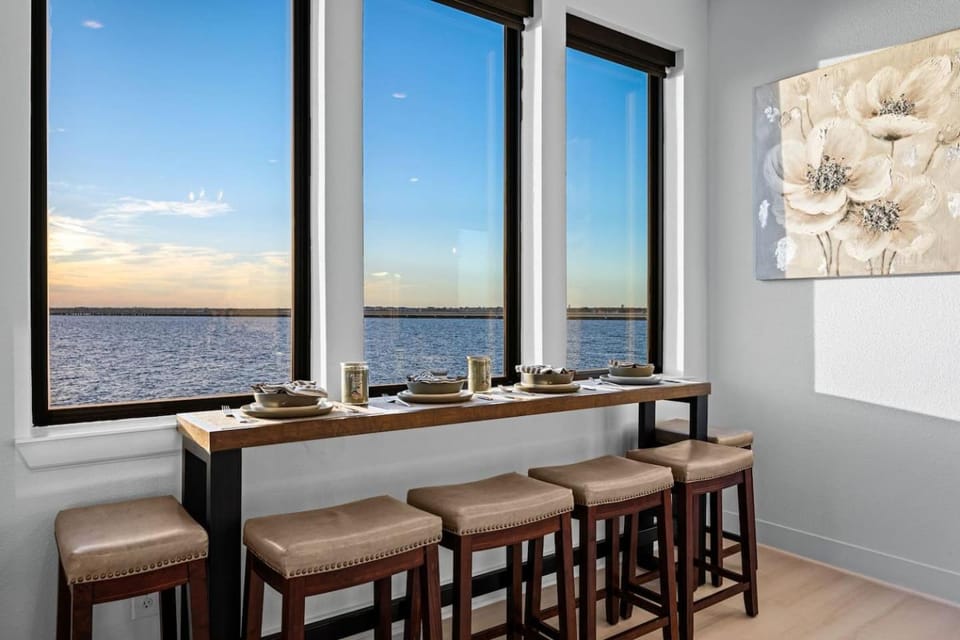 Lake Front Retreat in Rowlett House in Garland