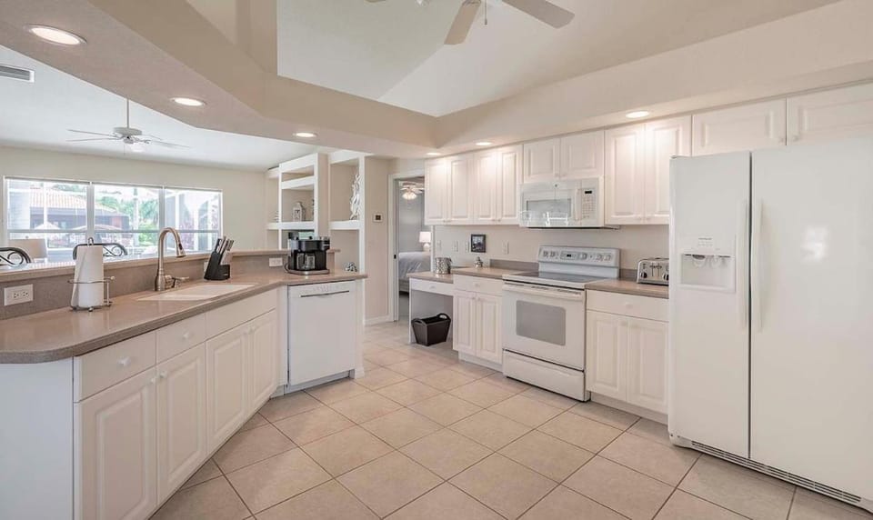 Flip & Flops - Amazing location with Boating Acces Villa in Cape Coral