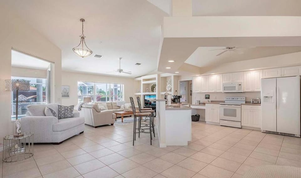 Flip & Flops - Amazing location with Boating Acces Villa in Cape Coral