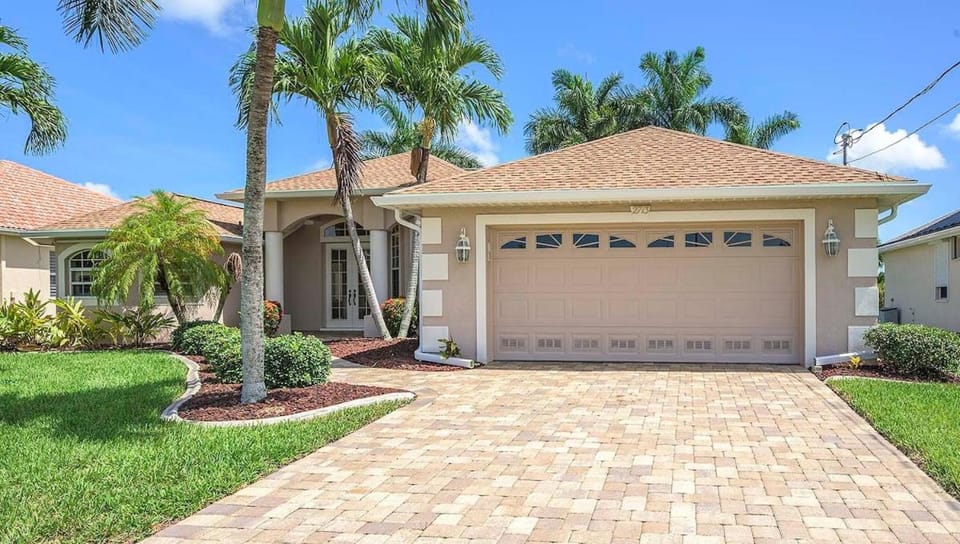 Flip & Flops - Amazing location with Boating Acces Villa in Cape Coral