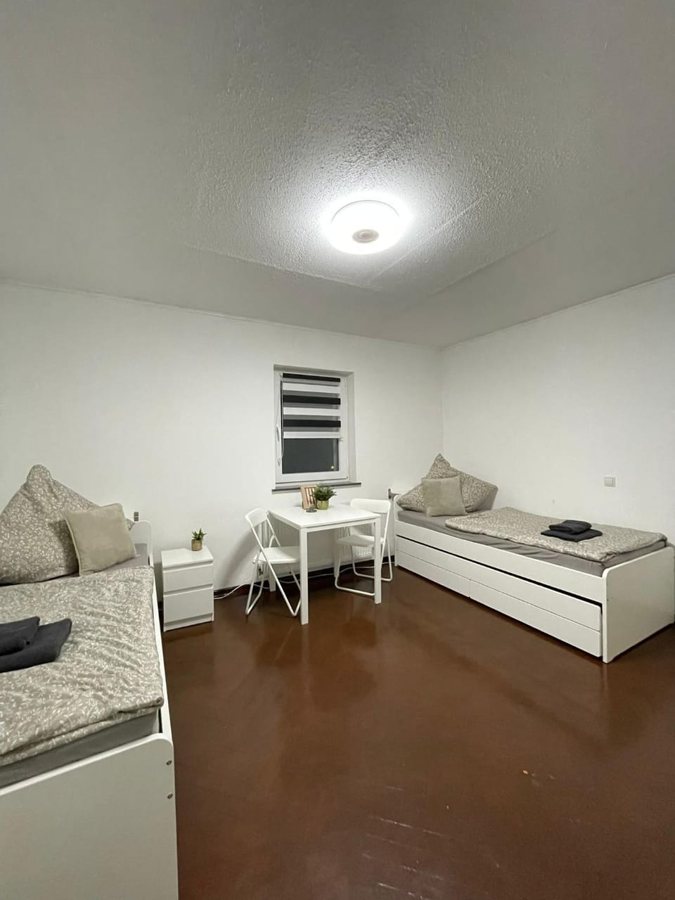 Bed, Photo of the whole room, Seating area, Bedroom
