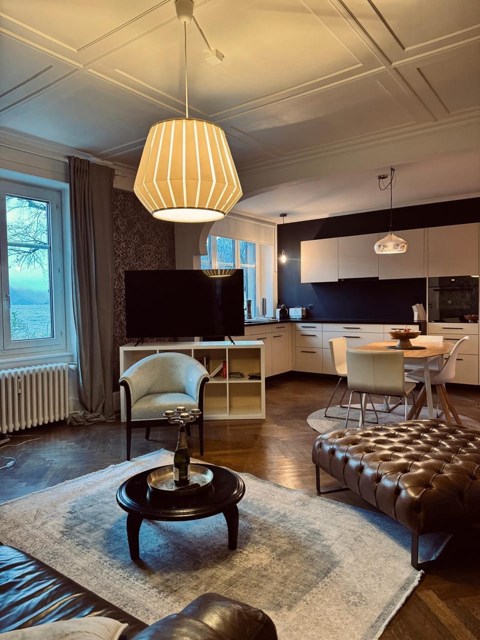 Living room, Seating area