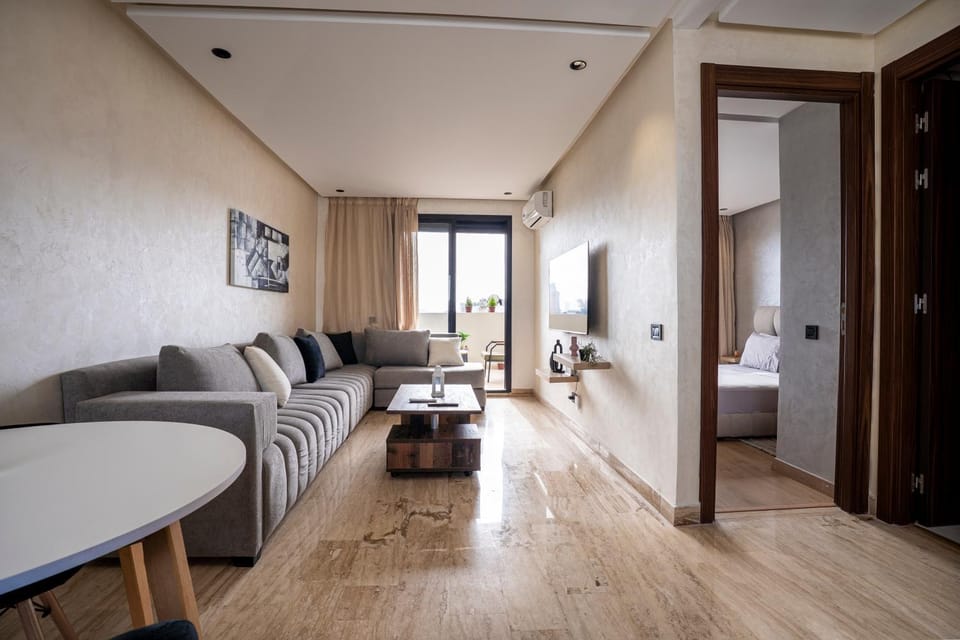 New 8th floor Terrace 5 min from train stations Apartment in Casablanca