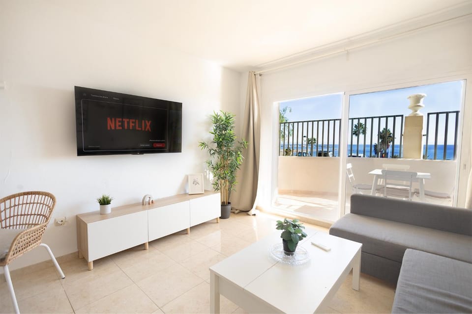 NT Benalbeach Sea Views Terrace-Quiet and cozy Apartment in Benalmadena