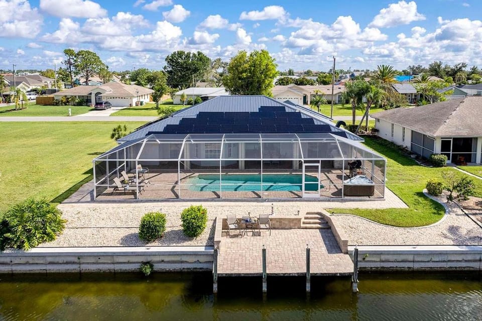 La Florida is a spacious 3bedroom home in SE Cape Coral with a serene freshwater canal view Villa in Cape Coral