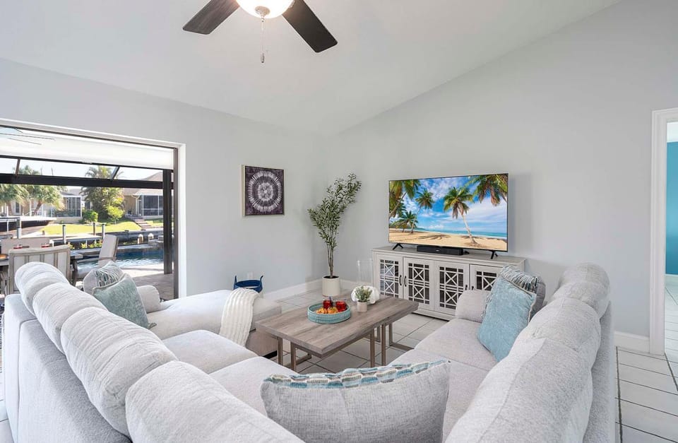 Latitude Adjustment - near Eight Lakes with Pool Table, Boat Dock & Jacuzzi Villa in Cape Coral
