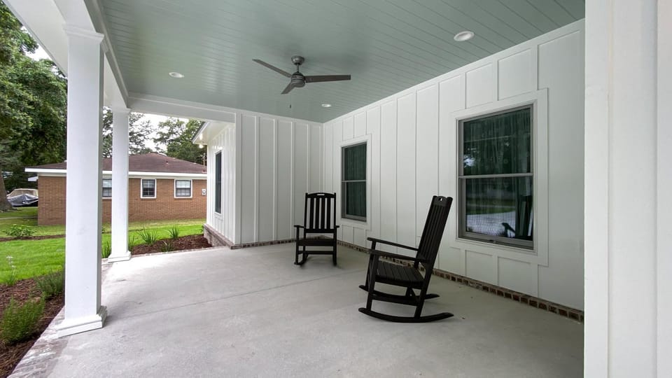 Sand Dollar Lodge House in Camden County