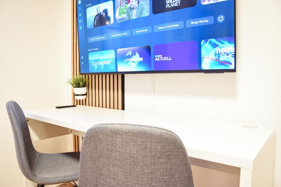 TV and multimedia, Decorative detail, Dinner, internet