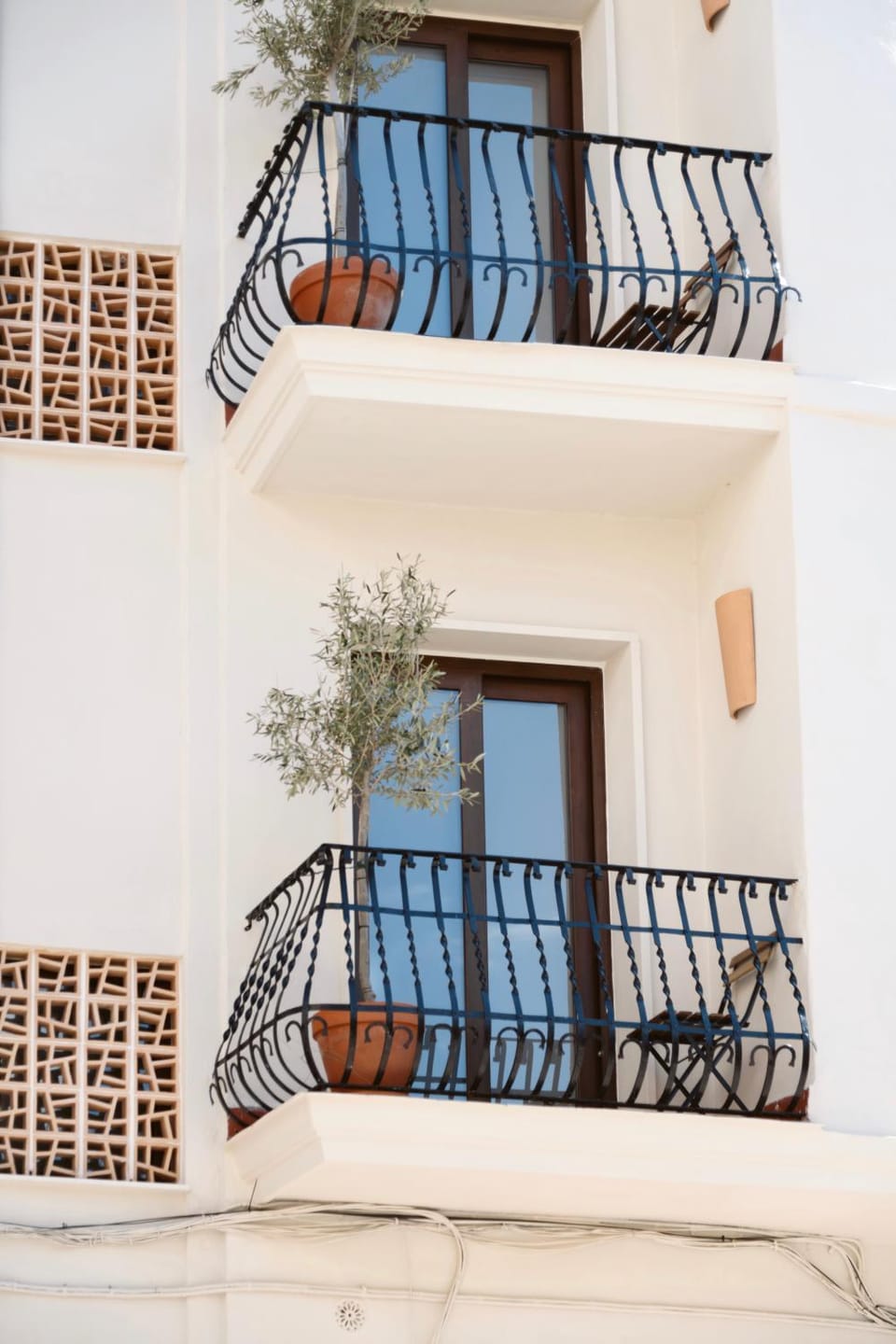 Property building, Facade/entrance, Balcony/Terrace