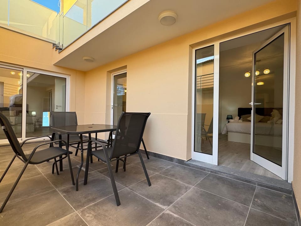 Charming Seaside Flat Apartment in Madeira District