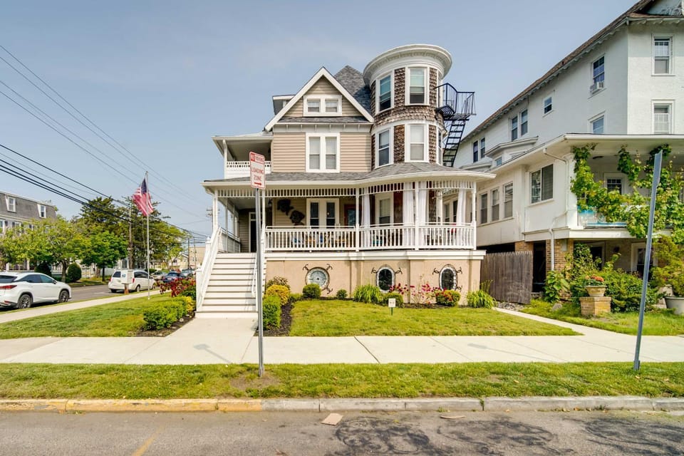 Walk to Beach & Boardwalk: Ocean City Haven! House in Ocean City