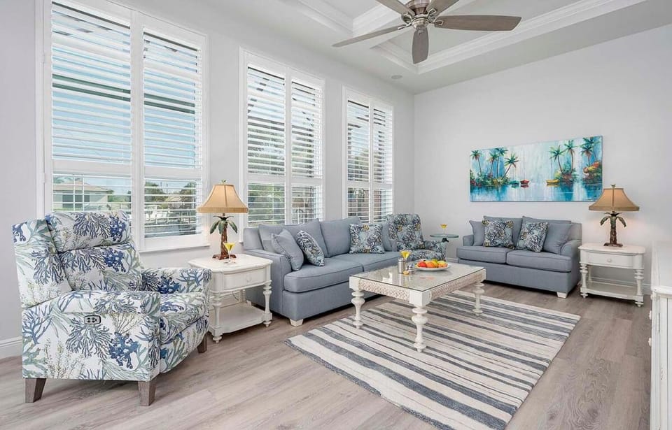 Mystique - Luxury Waterfront Home Villa in Cape Coral
