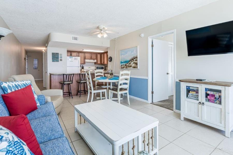 Island Sunrise 562 by Youngs Suncoast Apartment in Gulf Shores