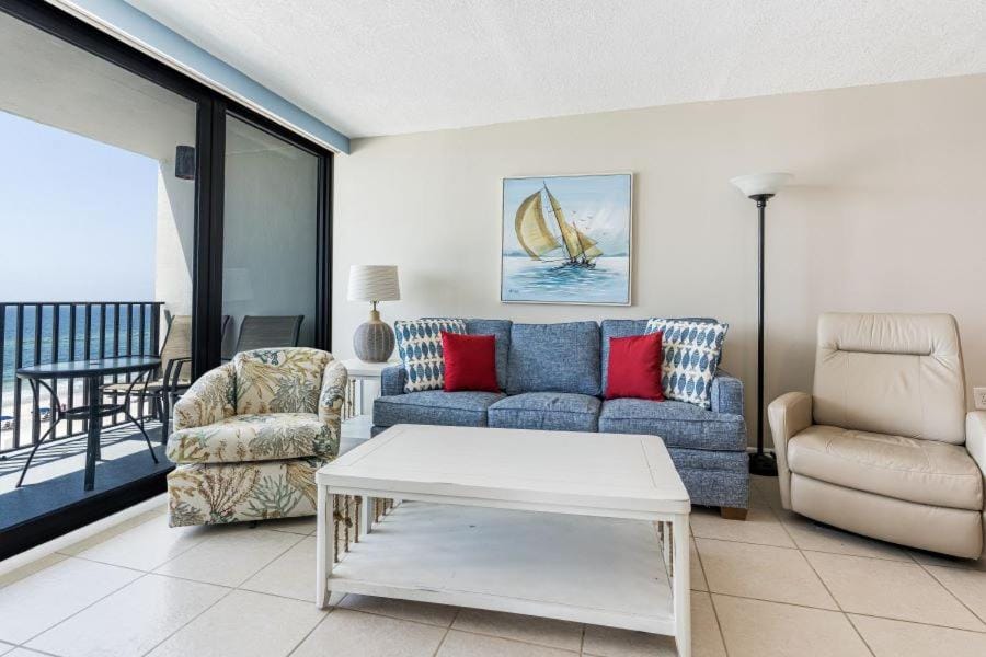 Island Sunrise 562 by Youngs Suncoast Apartment in Gulf Shores