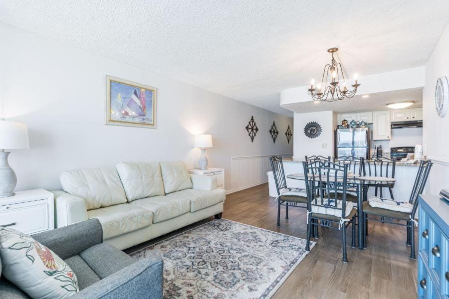 Island Sunrise 266 by Youngs Suncoast Apartment in Gulf Shores