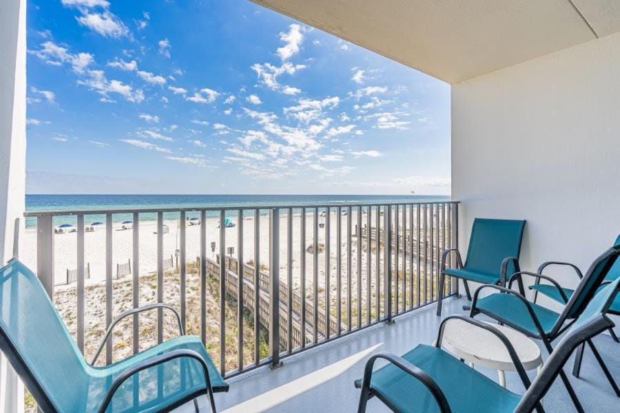 Island Sunrise 266 by Youngs Suncoast Apartment in Gulf Shores