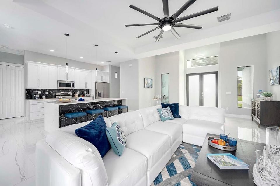 Paradiso - Modern Style Vacation Villa Villa in Cape Coral