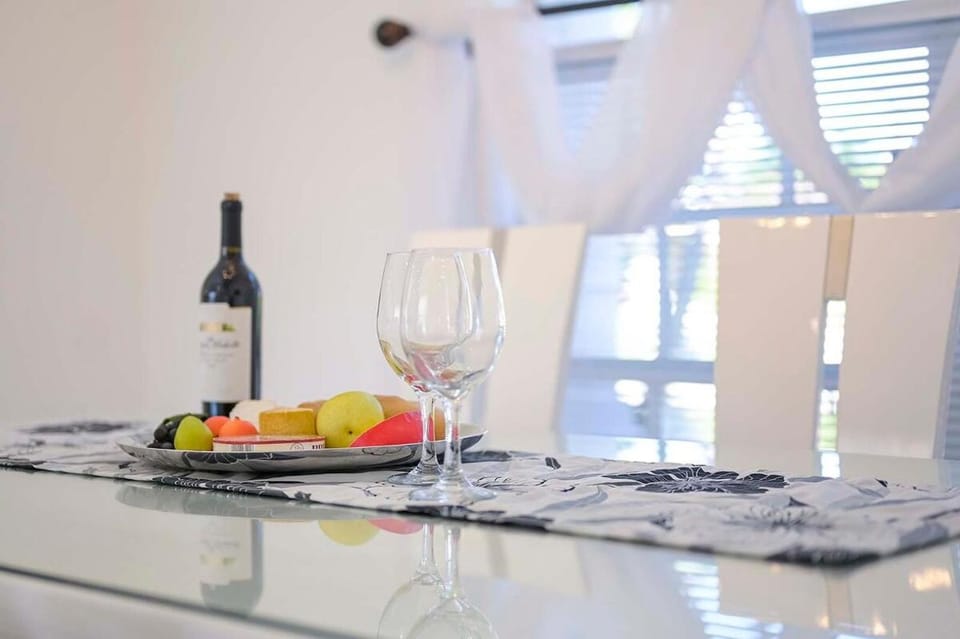 Princess - Hot Tub - Great Location Villa in Cape Coral