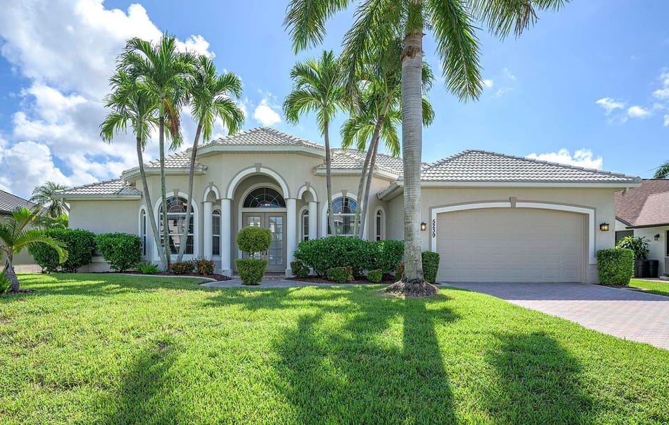 Peninsula Point - Luxury Vacation Rental Cape Villa in Cape Coral