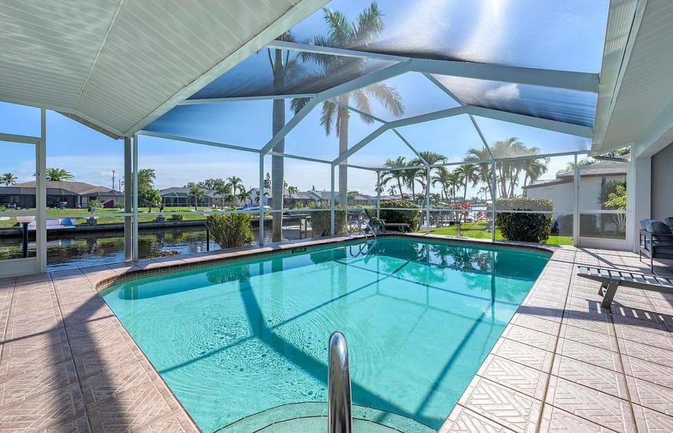 Pearl - Waterfront Rental in Great Location with Direct Gulf Access Villa in Cape Coral