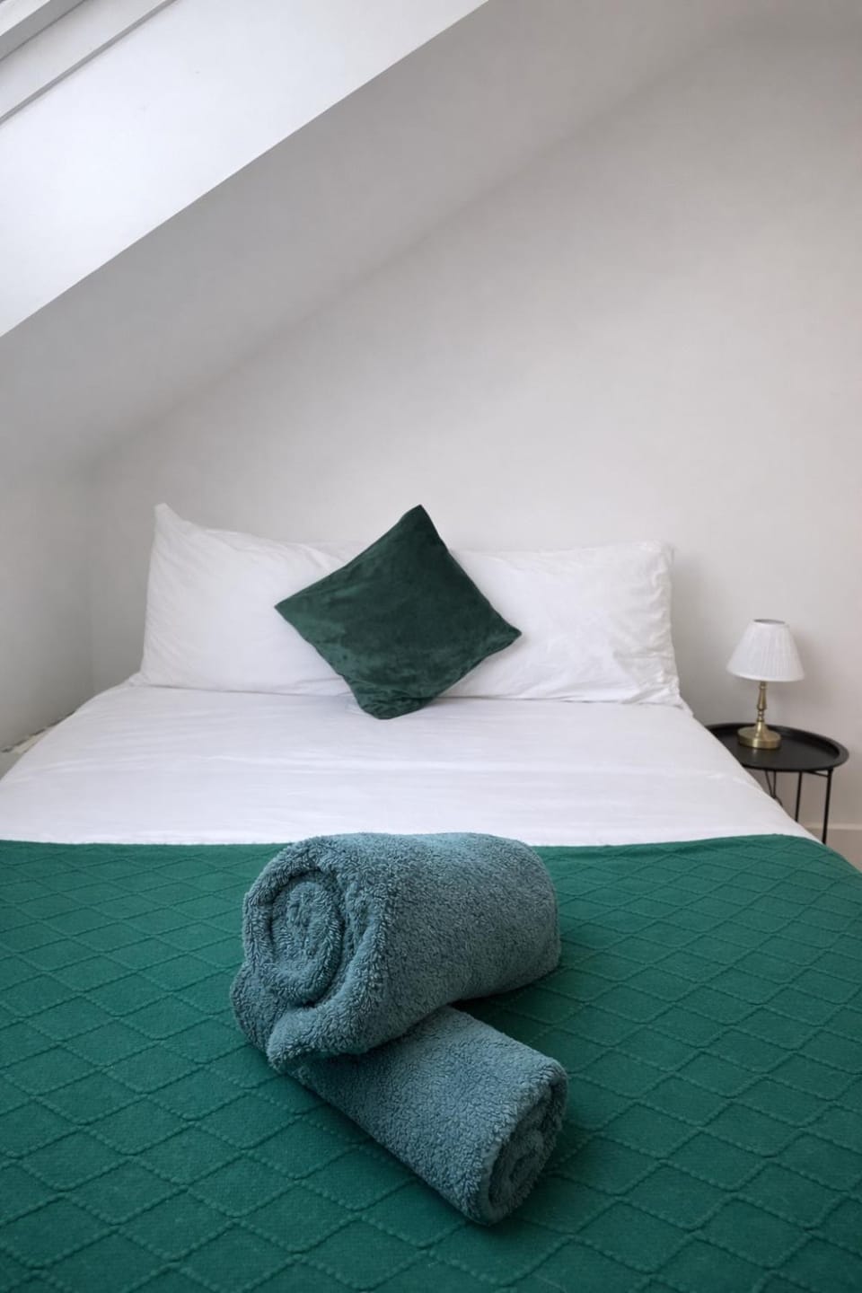 Bed, Photo of the whole room, Bedroom, towels