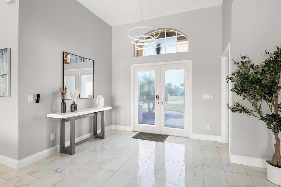 Retunda Gulf Access 3 bedrooms and 3 bathrooms Villa with Spa Villa in Cape Coral