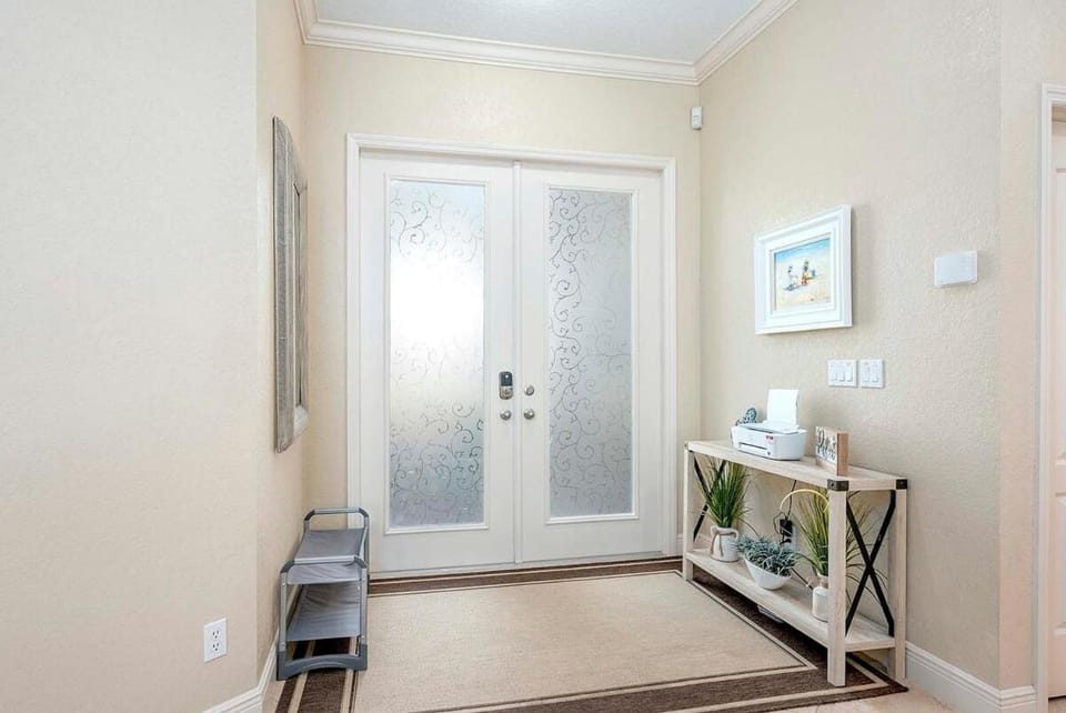 Samuel 4 bedroom newly renovated Villa in Cape Coral