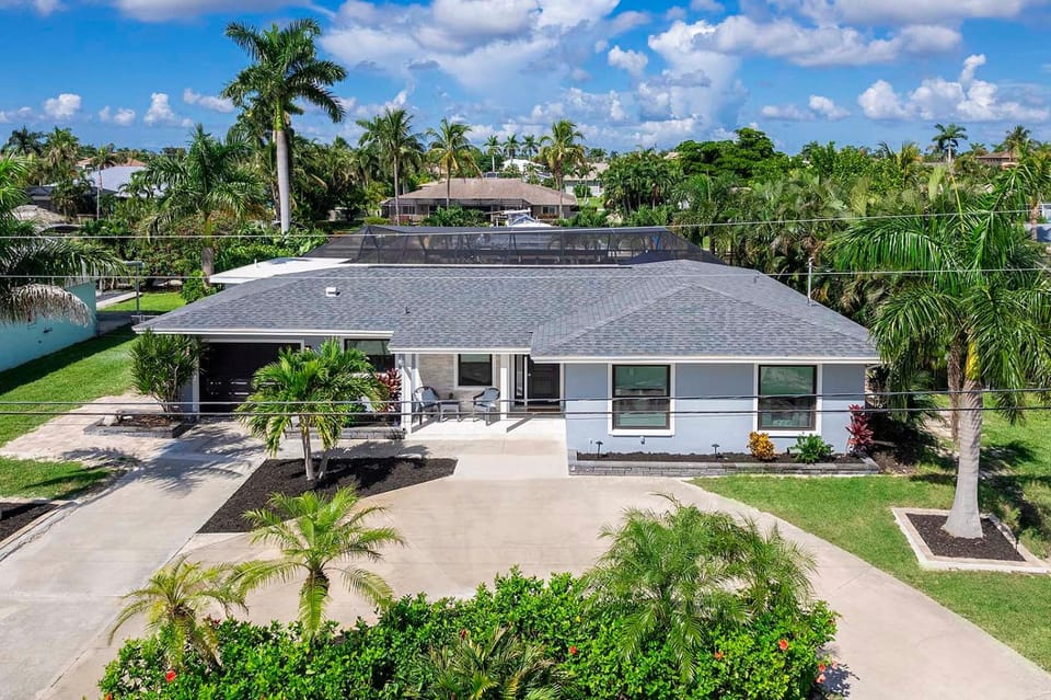 Serenity by the Gulf - Vesteva Vacation Rentals Villa in Cape Coral