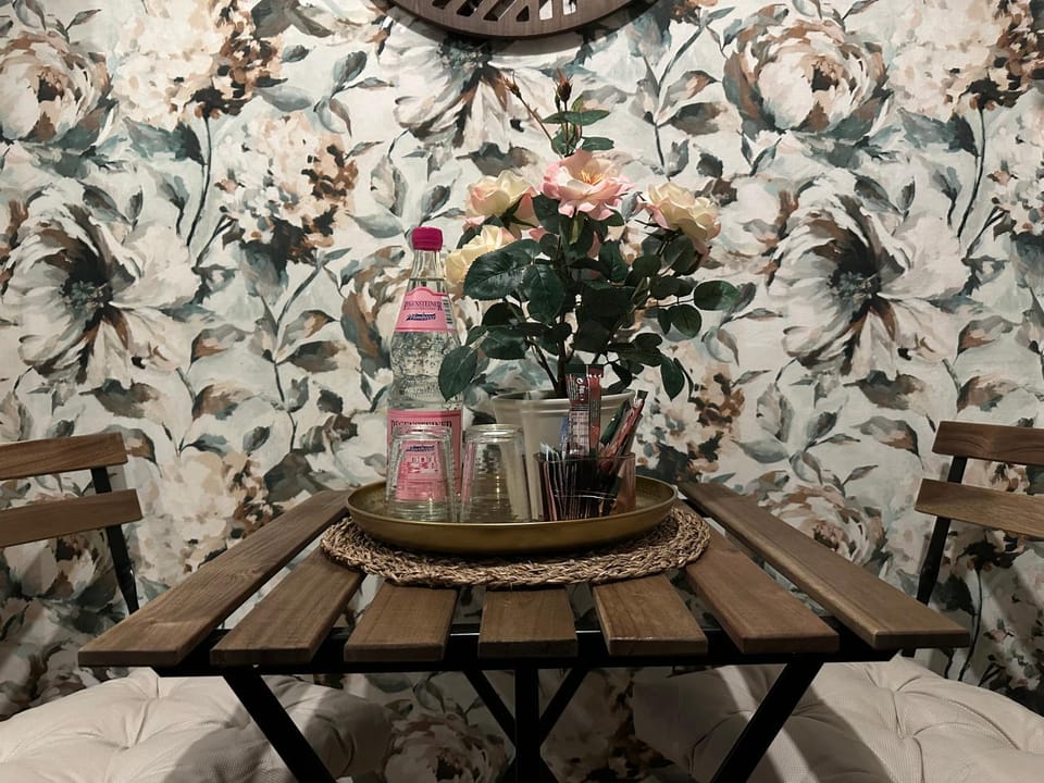 Dining area, kitchen