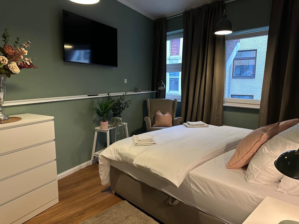Bed, Bedroom