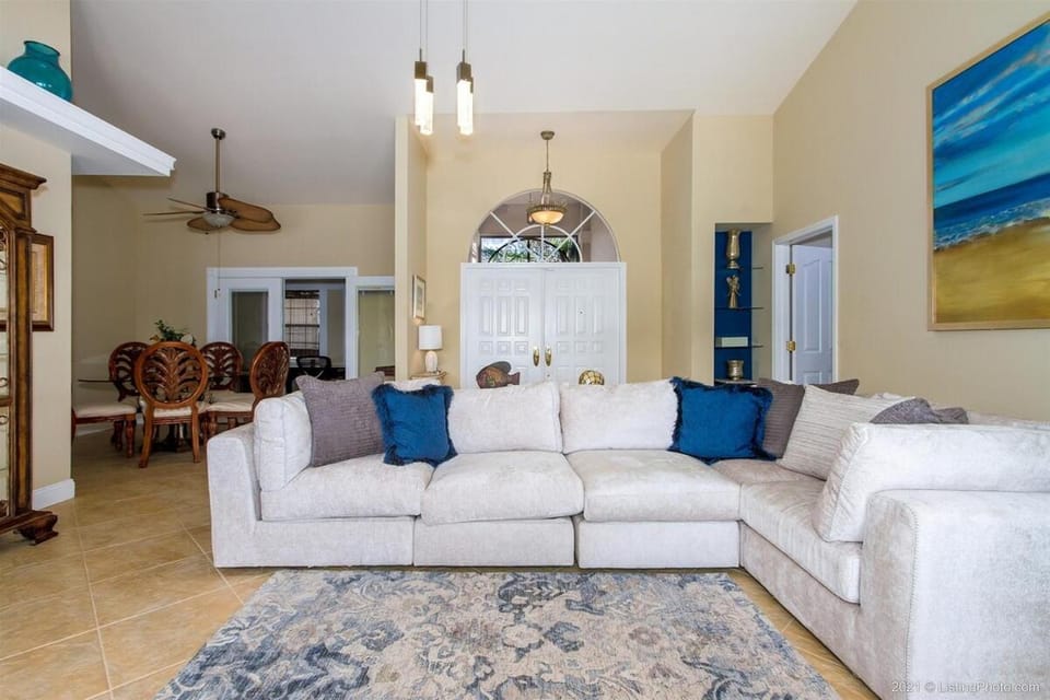 Summer Breeze - Gulf Access Location - Pool & Hot Villa in Cape Coral