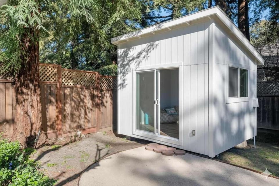 Modern 3BR Home in Napa with Hot Tub & Detached Office House in Napa Valley