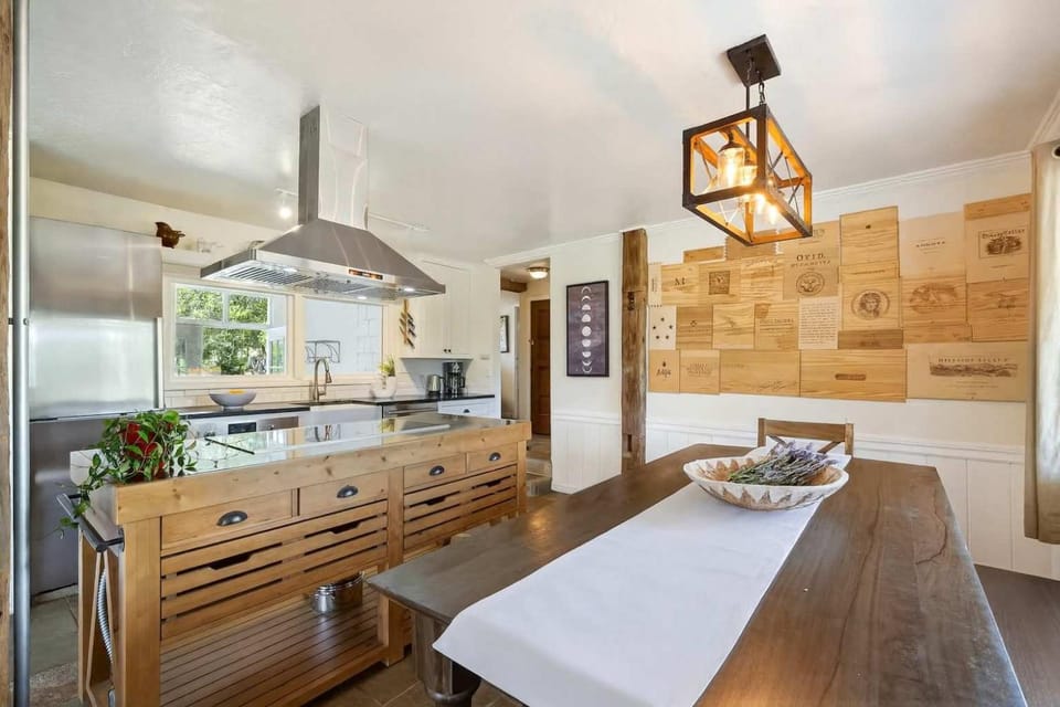 WineCountry Retreat with Casita Bocce & Sunset Views House in Napa Valley