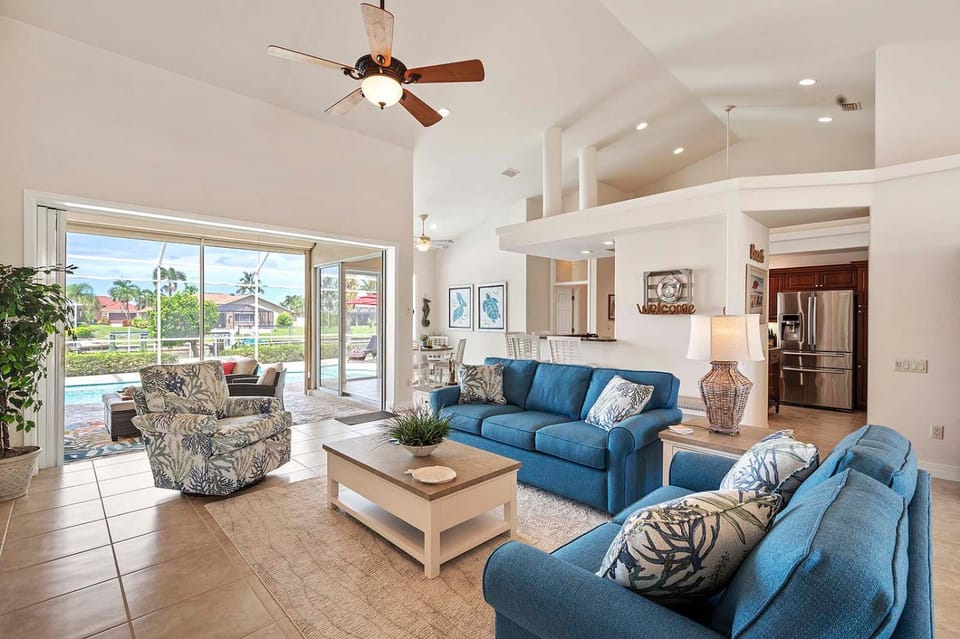 Sunsets in Paradise - Amazing Waterfront Vacation Villa Villa in Cape Coral