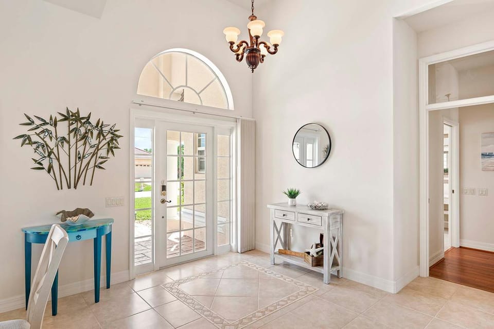 Sunsets in Paradise - Amazing Waterfront Vacation Villa Villa in Cape Coral