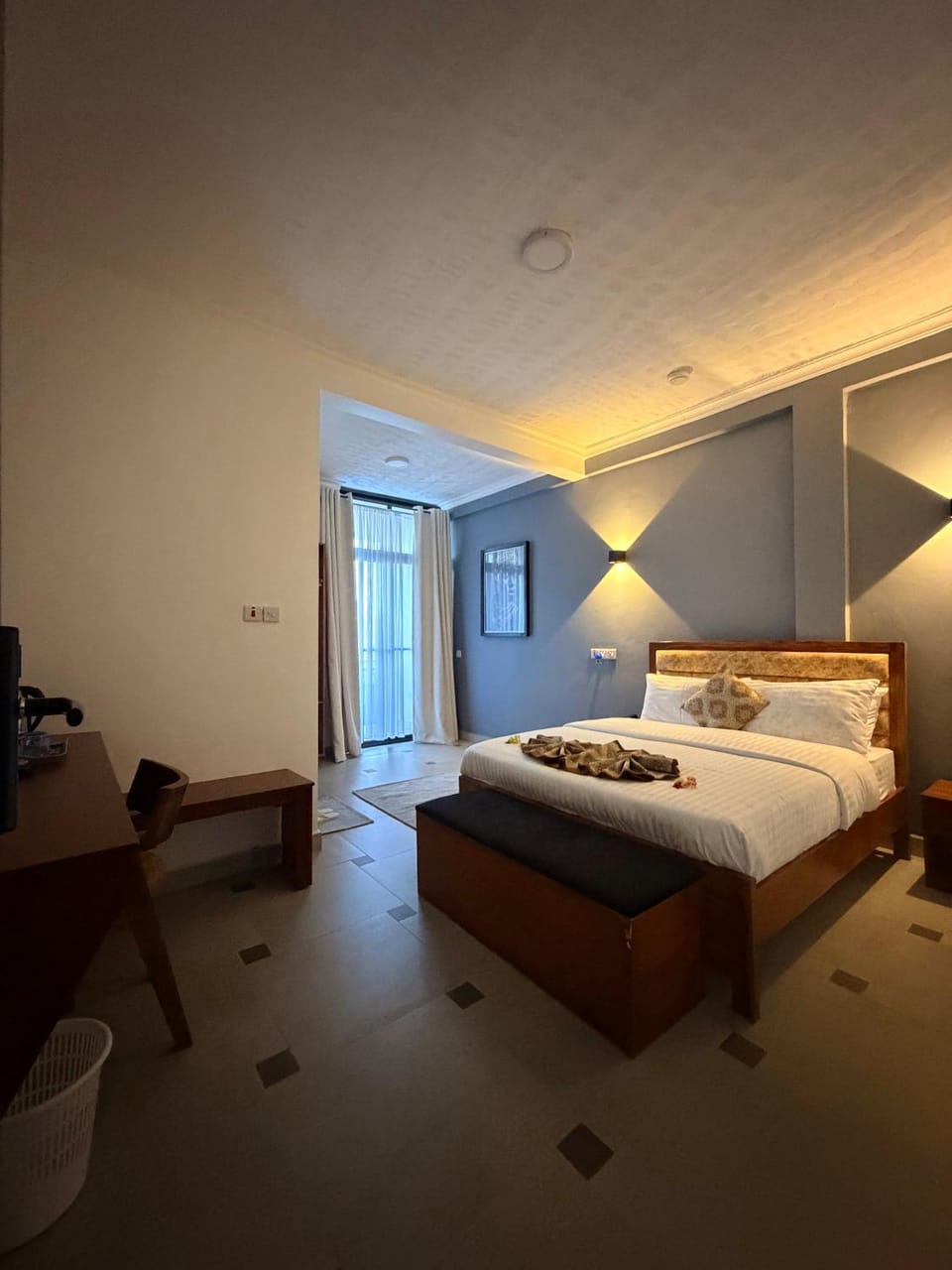 Photo of the whole room, Bedroom