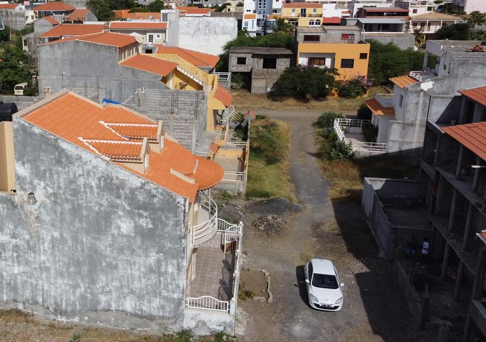 Street view, Location, Parking