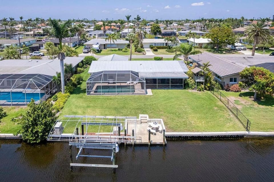 Vida Del Agua -Tarpon Point Area near to River Villa in Cape Coral