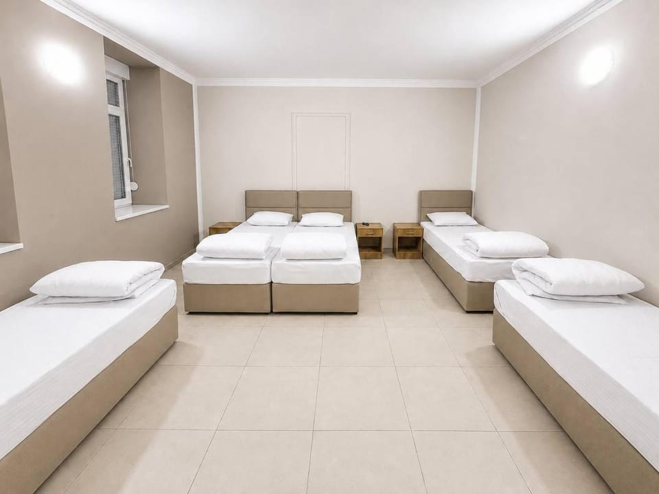 Casa di Pino - Free Private Parking Apartment in Timiș County