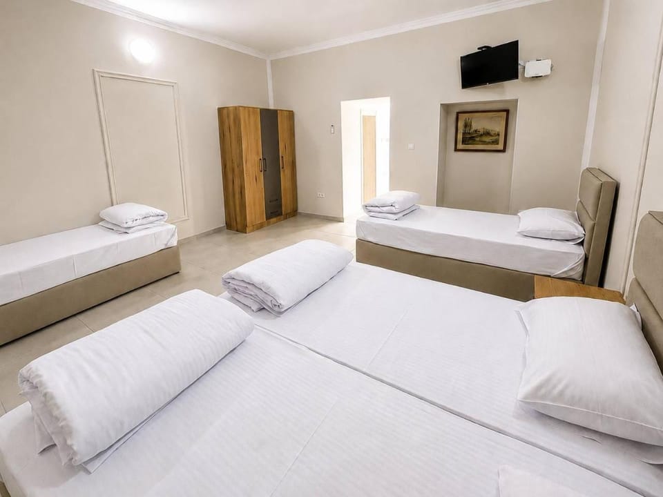 Casa di Pino - Free Private Parking Apartment in Timiș County