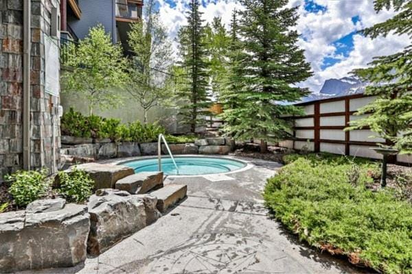 Fantastic Mountain View - Hot Tubs & Steam Room Apartment hotel in Canmore