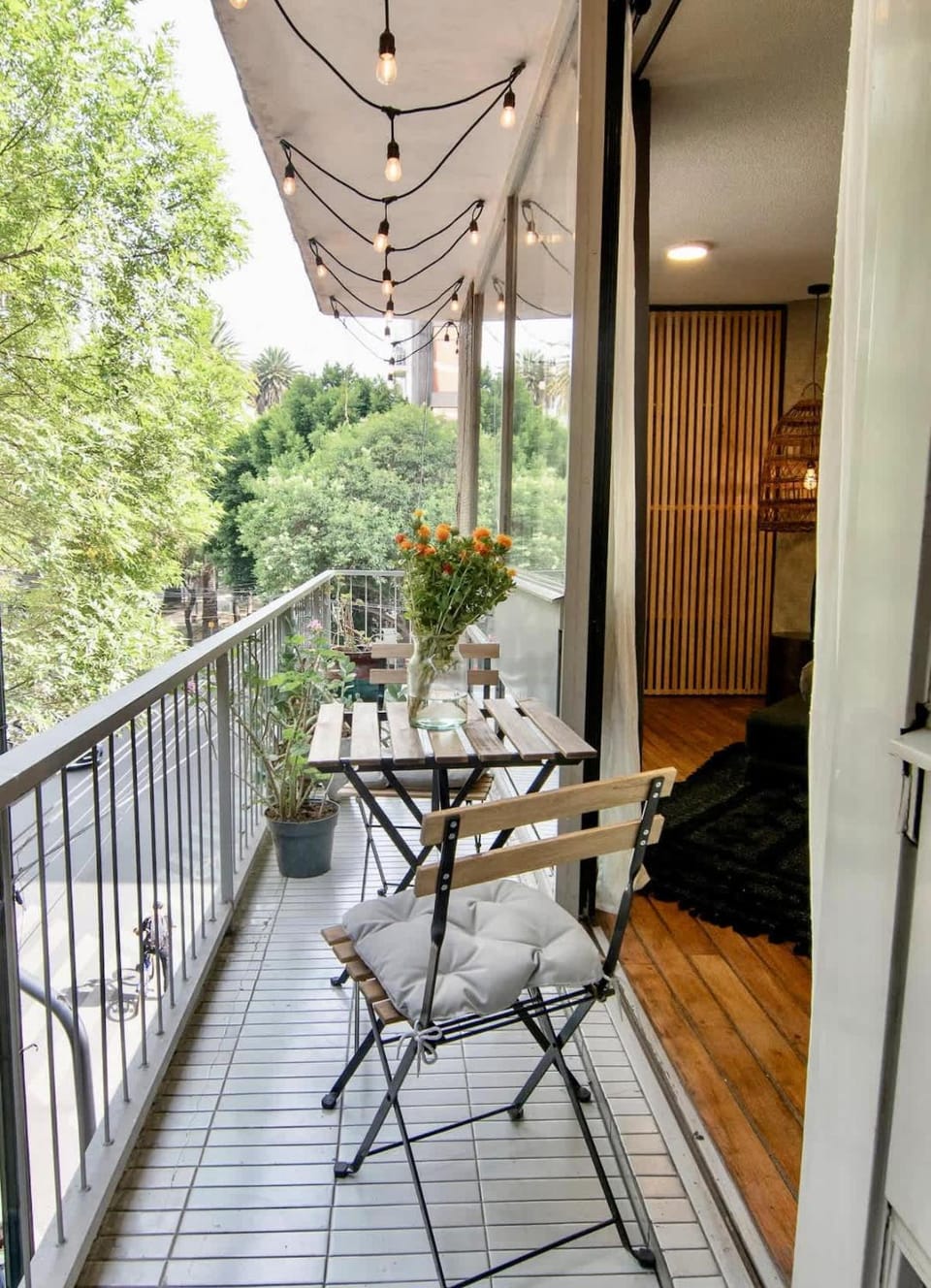 Beautiful Curated and Designed Flat plus Great Balcony Apartment in Mexico City