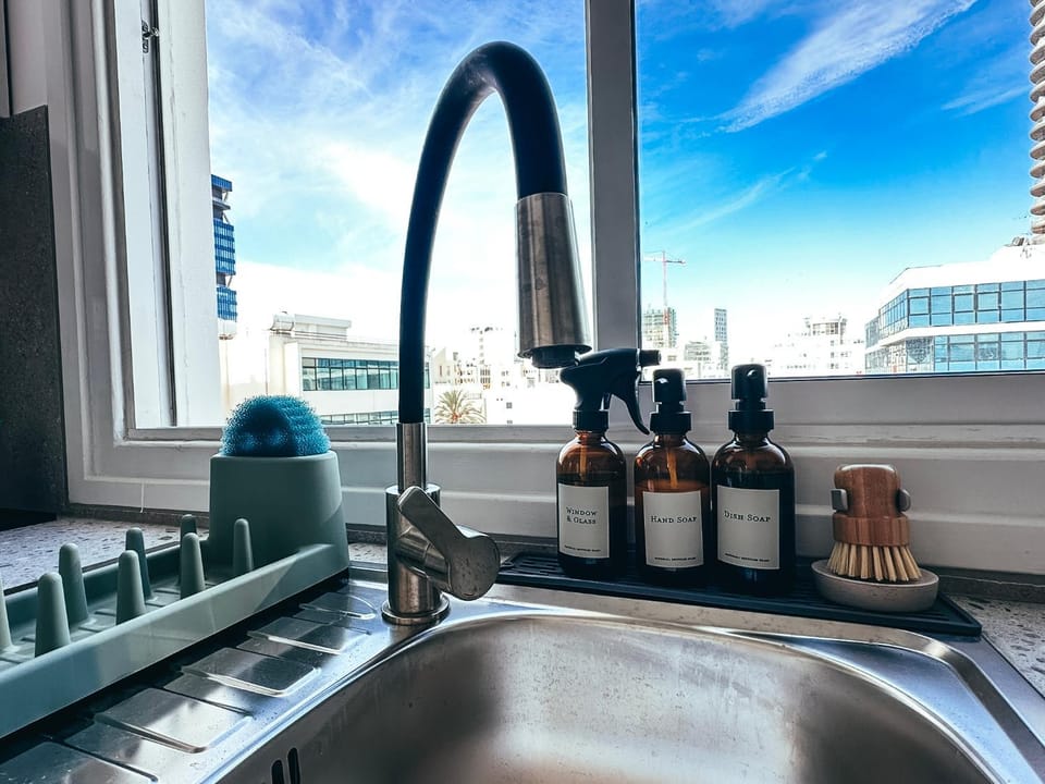 Day, Kitchen or kitchenette