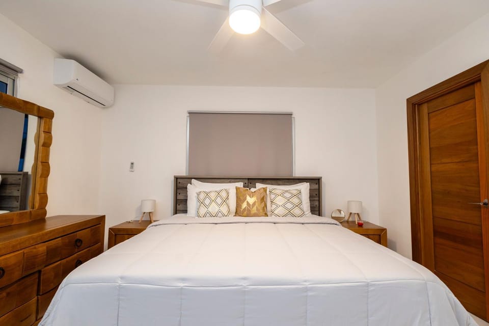 Bed, Bedroom, air conditioner