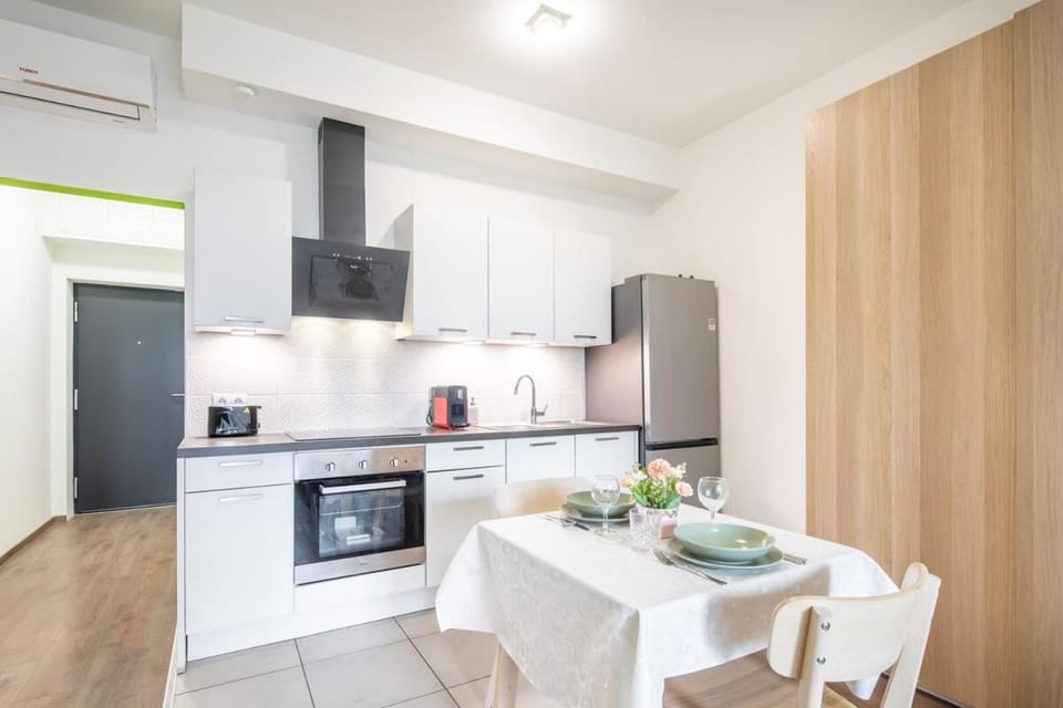 Balcony - Modern - Comfy Apartment in Budapest