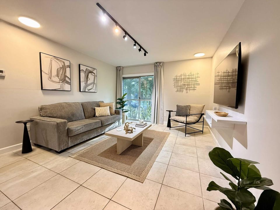 Newly Renovated 2BR Near UF & Shands House in Gainesville