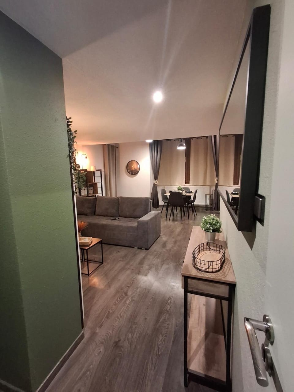 Bed, Living room