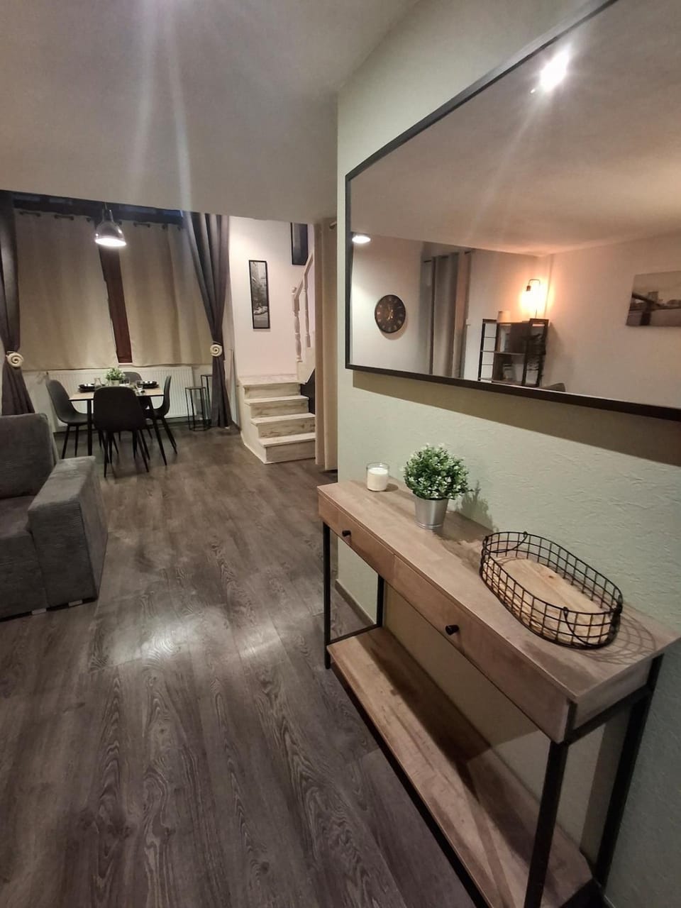 Living room, Dining area