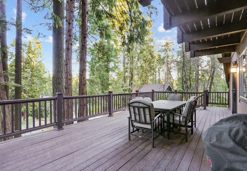 Boss's Cabin - Boss-level views, zero stress! Cabin in Shaver Lake